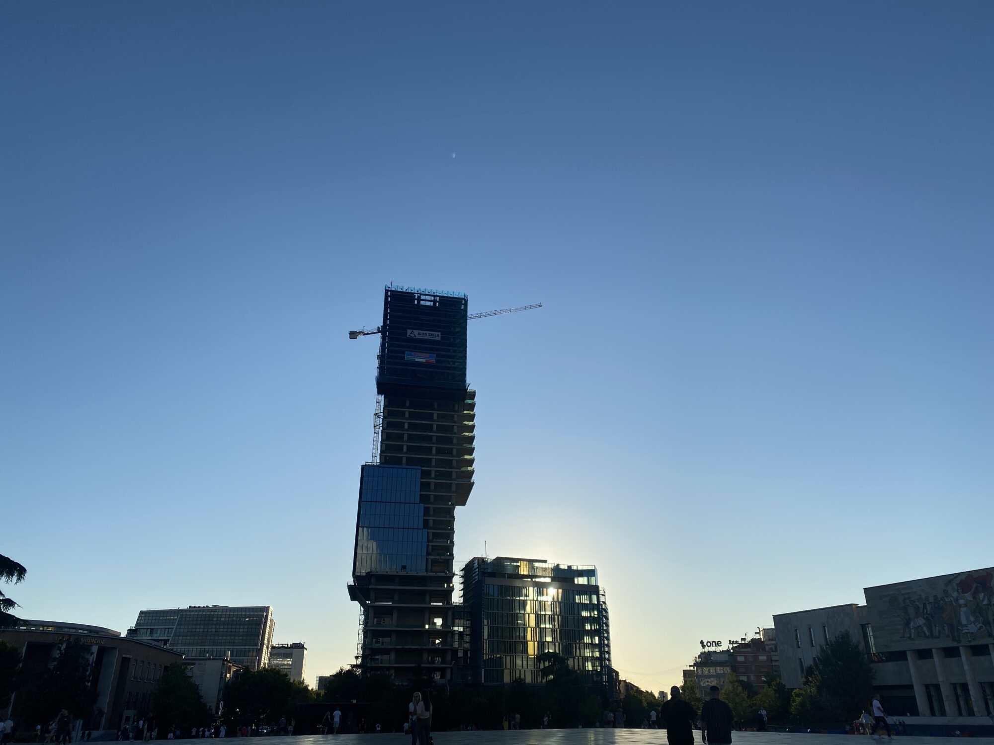 【ティラナ】成長真っ盛り!アルバニアの首都の見どころ・グルメ・交通情報をご紹介 Locavel