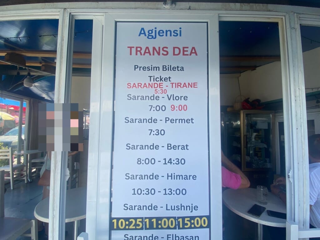 サランダのバス会社「TRANS DEA」の時刻表