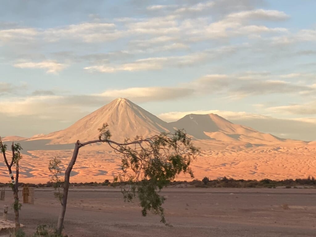 夕日に染まるリカンカブール山