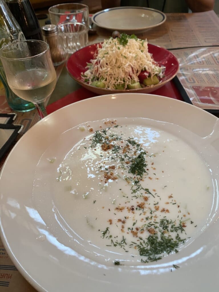 タラトルとショプスカサラダ