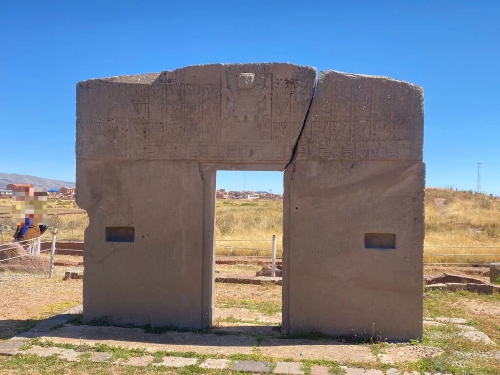 ティワナク遺跡の太陽の門