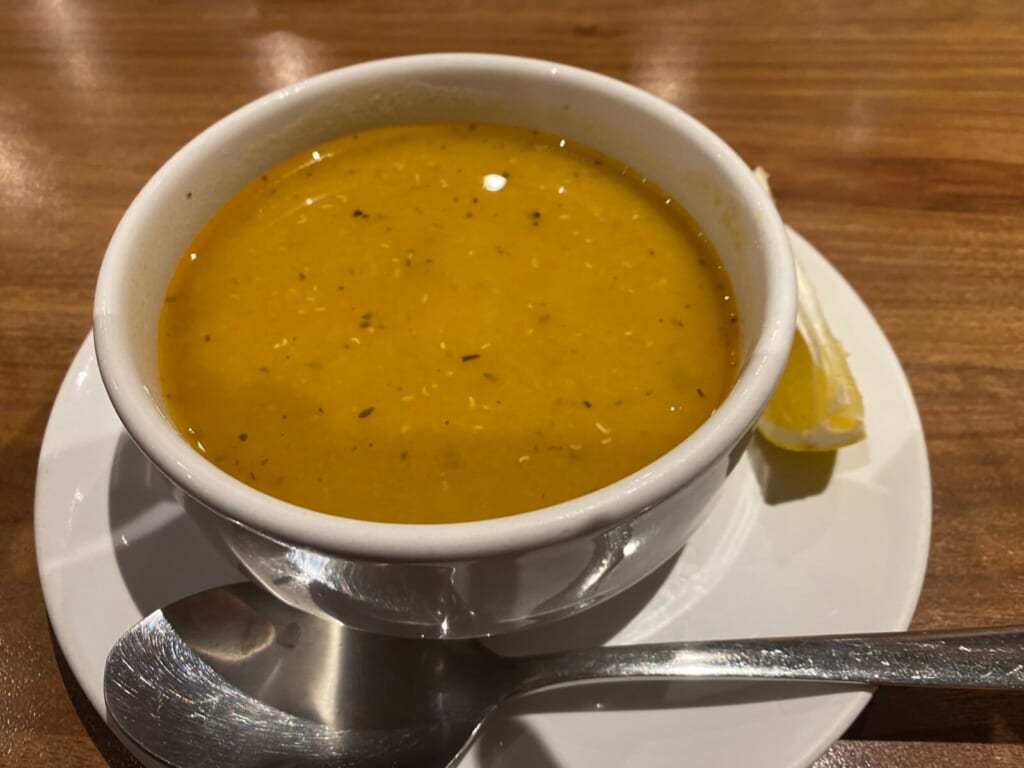 レンズ豆のスープ（メルジメッキチョルバス）