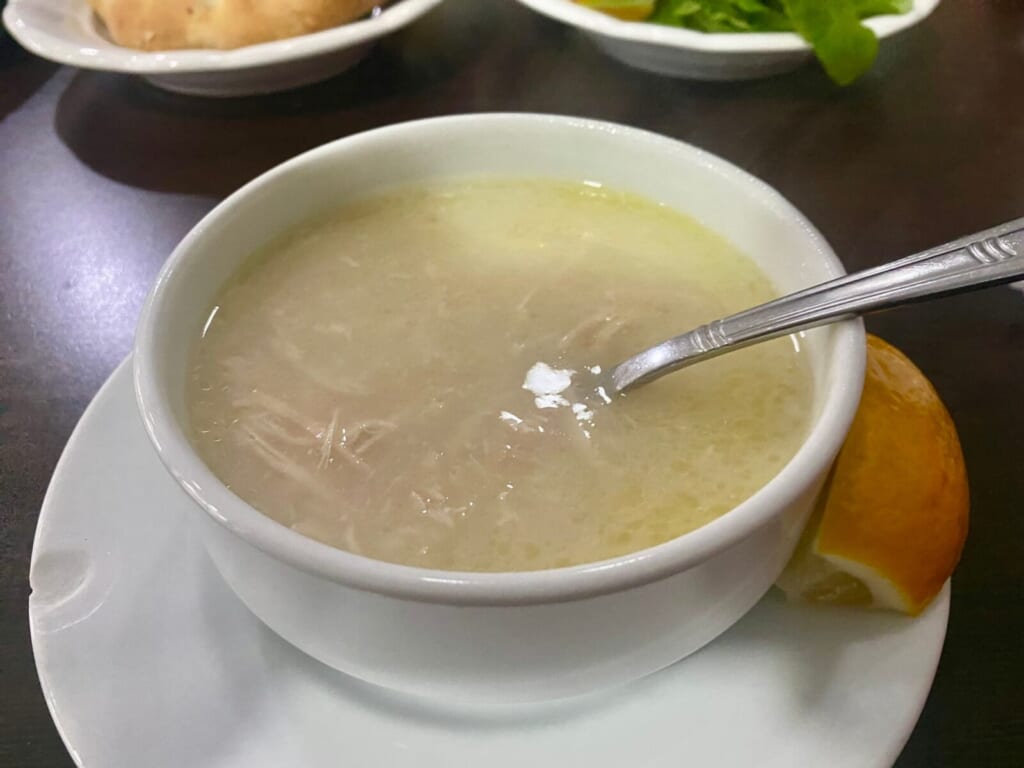 タヴクチョルバ（鶏肉のスープ）
